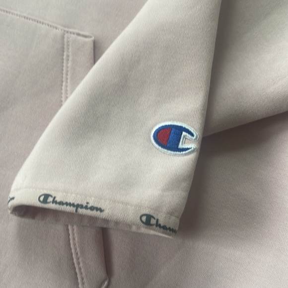 Champion Pullover - Picture 2 of 11